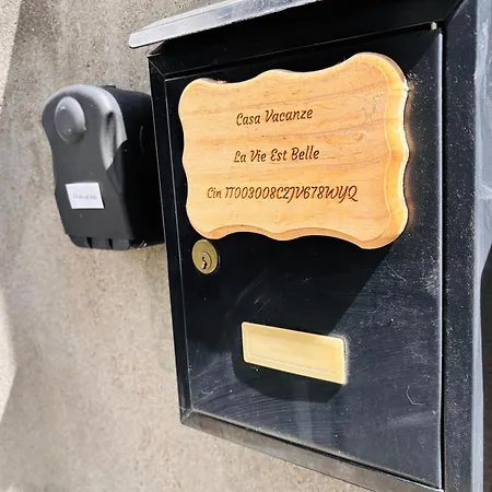 La Vie Est Belle Arona