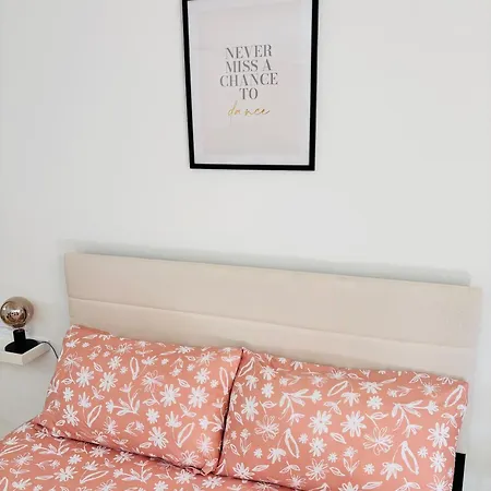 La Vie Est Belle *