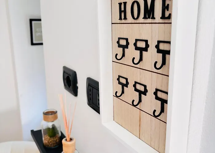 La Vie Est Belle 아파트 아로나