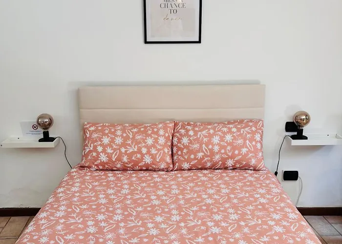 La Vie Est Belle 아로나